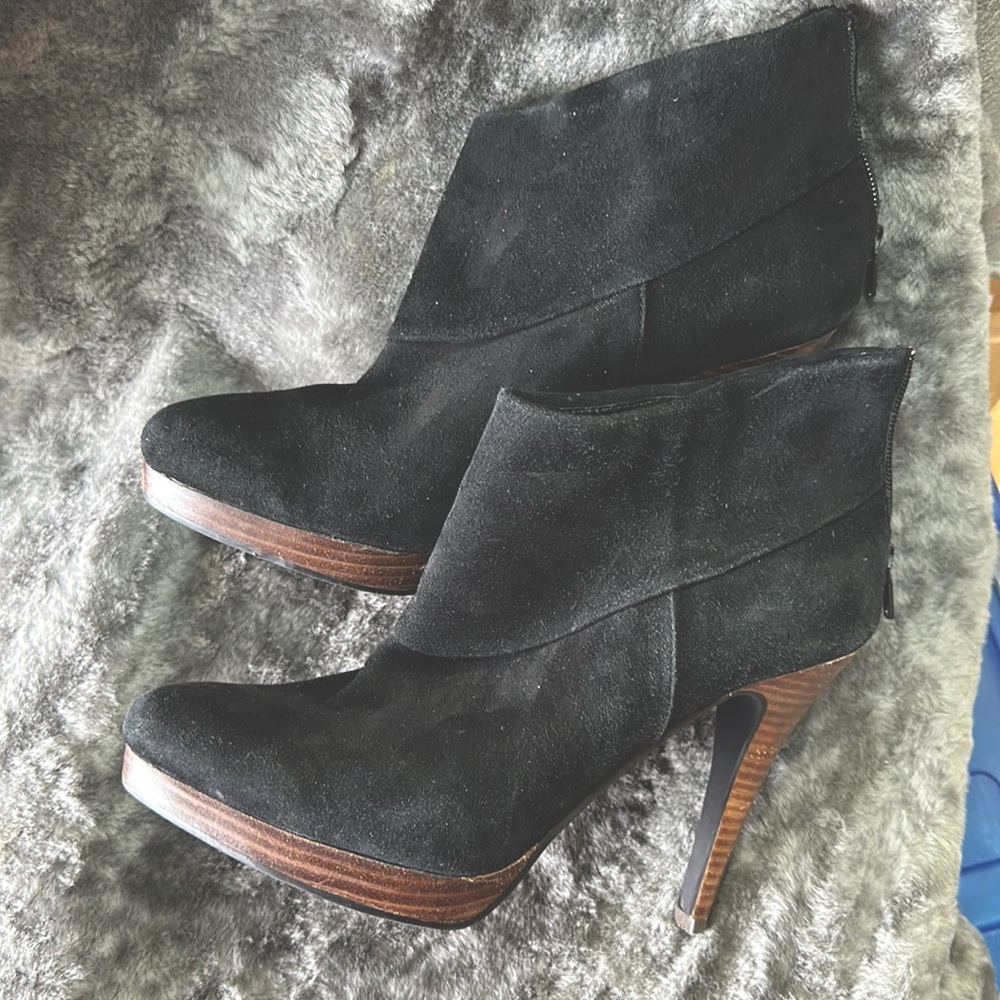 Steve Madden Women's Size 8 Trisha High Heel Booties Black Suede Zipper Boots